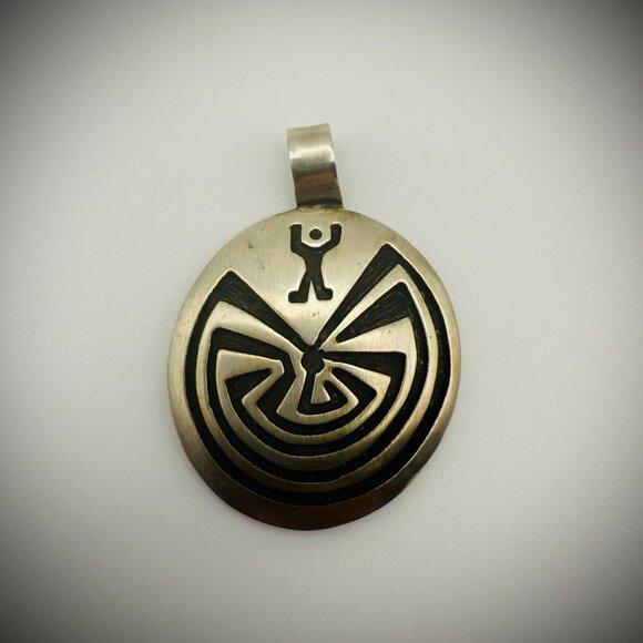 Sterling Silver “Man in the Maze” Pendant – Signed - Picture 1 of 3